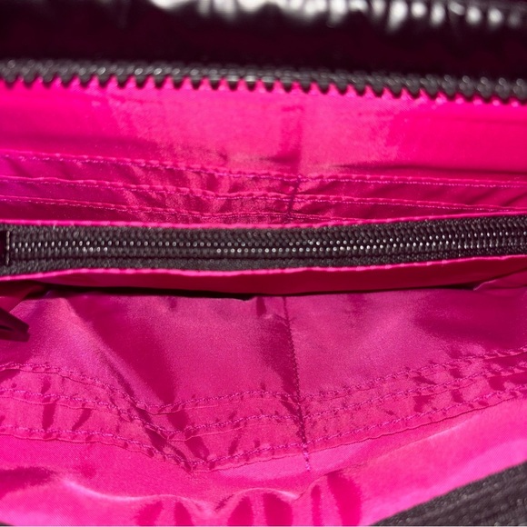 🔥SALE THINK ROYLYN Bank Street XL Crossbody Black Nylon - Picture 2 of 10